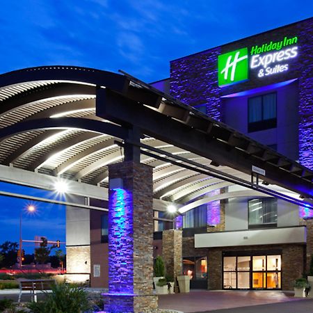 Holiday Inn Express And Suites Rochester West-Medical Center By Ihg Экстерьер фото