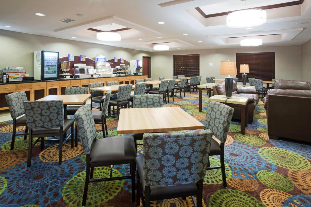 Holiday Inn Express And Suites Rochester West-Medical Center By Ihg Экстерьер фото