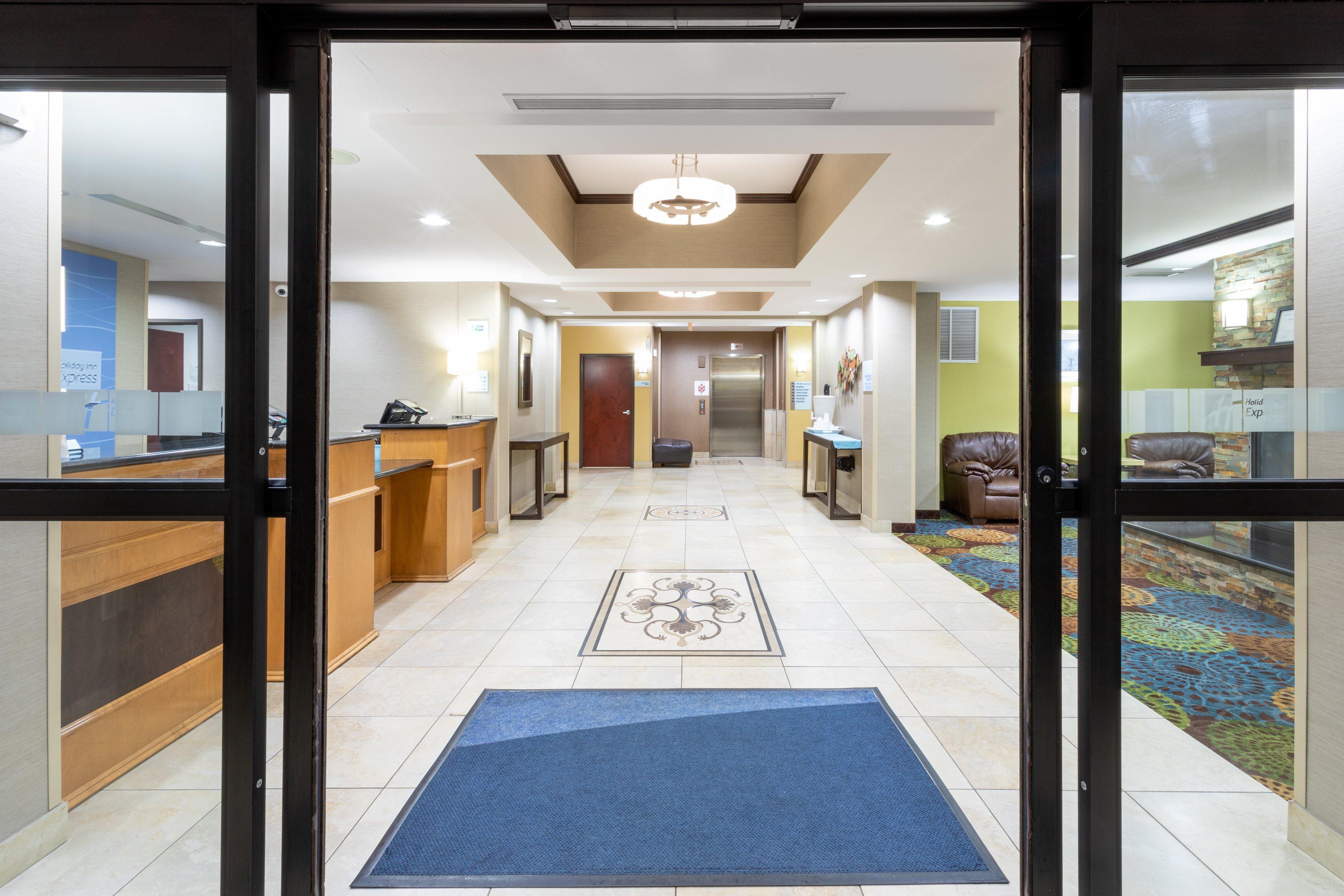 Holiday Inn Express And Suites Rochester West-Medical Center By Ihg Экстерьер фото